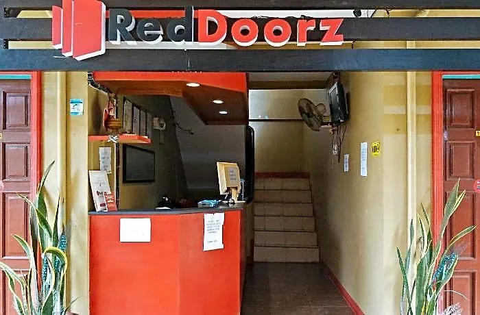 ホテル Reddoorz @ Bankal Lapulapu