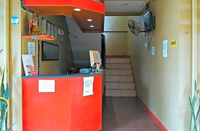 ホテル Reddoorz @ Bankal Lapulapu マクタン