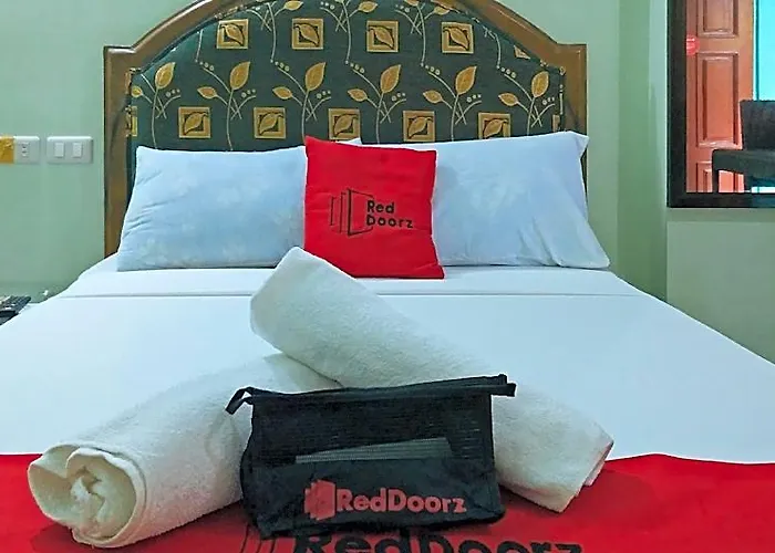 ホテル Reddoorz @ Bankal Lapulapu マクタン